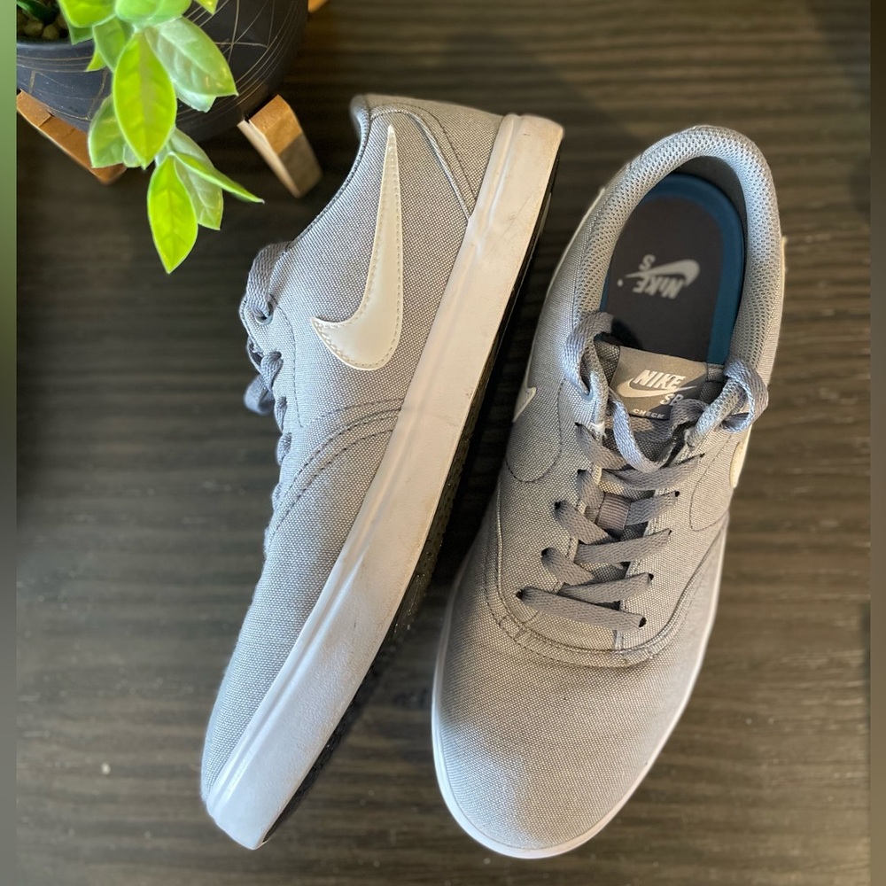 Nike Gray SB Charge Sneakers Modern Low-Top size 9.5